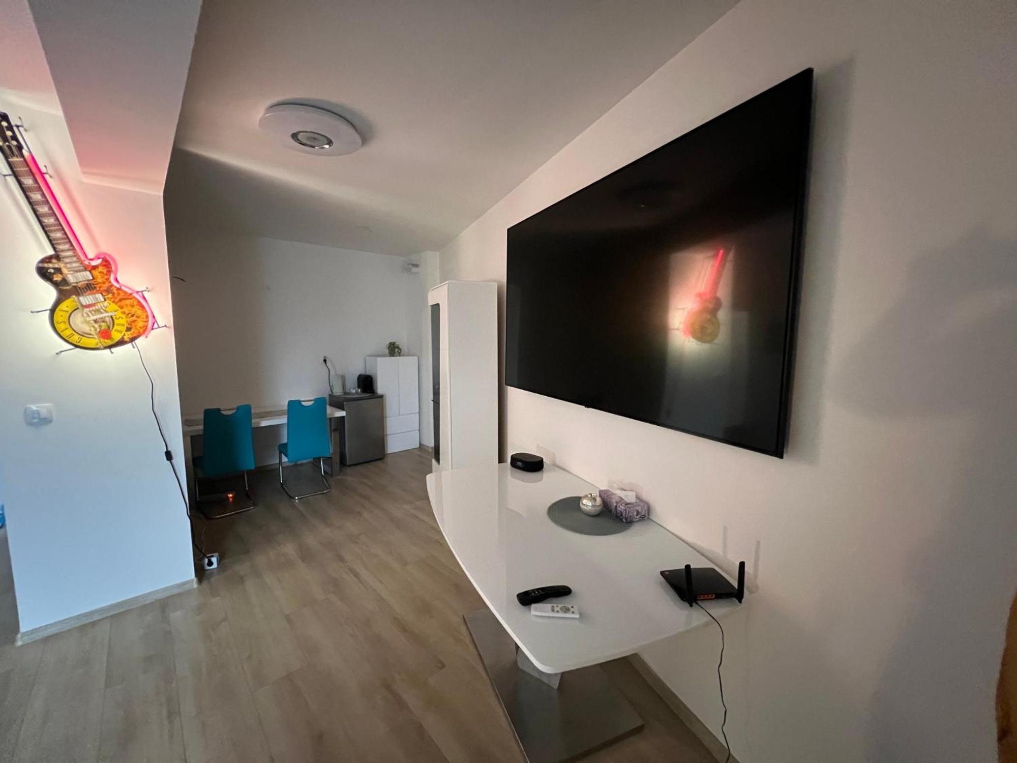 Modern Studio In City Center Apartment Kosice Exterior photo